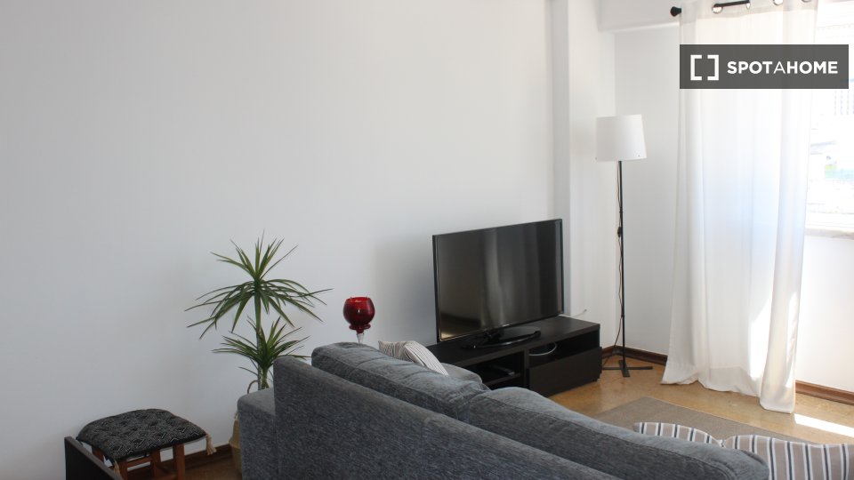 Double room Lisbon, 3 beds, 120m² — photo 3
