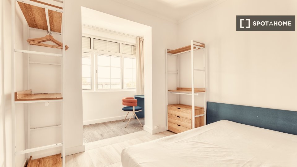 Double room Lisbon, 5 beds — photo 9
