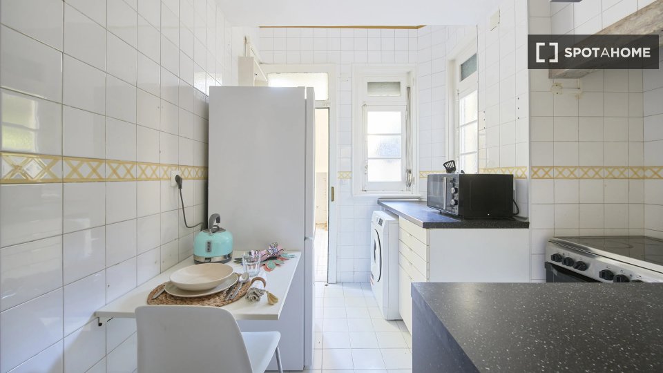 Double room Lisbon, 4 beds — photo 7
