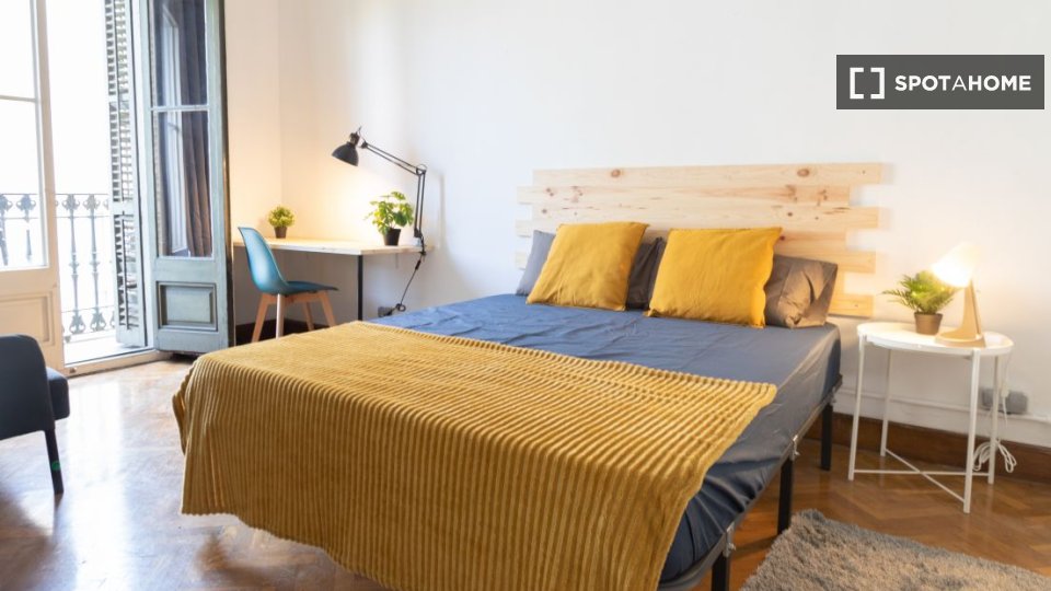 Double room Barcelona, 9 beds, 210m² — photo 11
