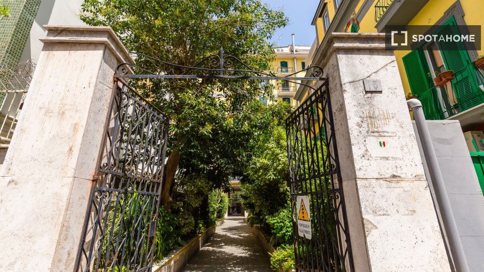 Apartment Naples, 1 bed, 71m² — photo 5