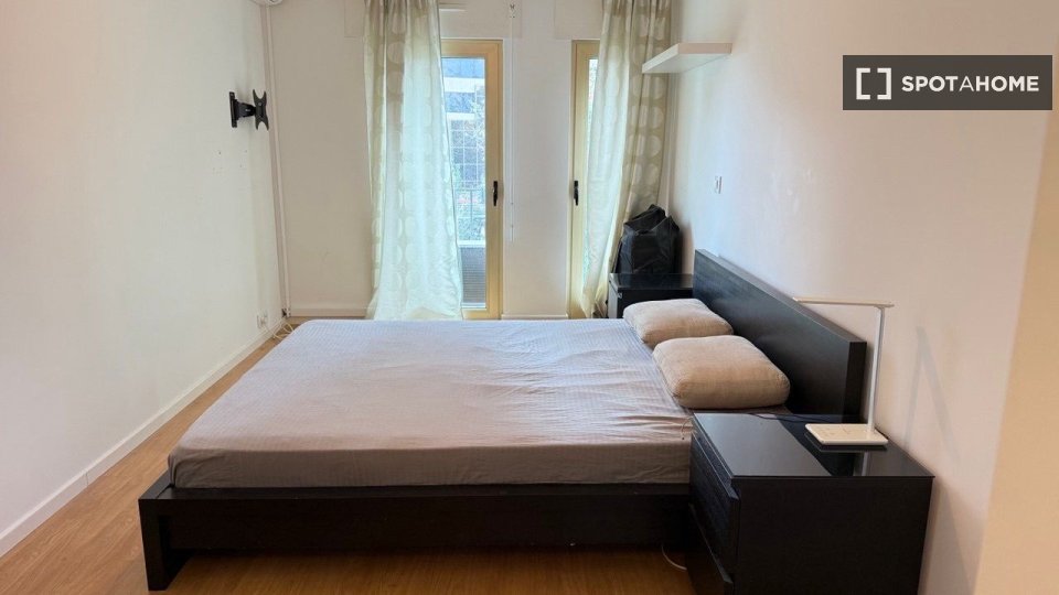 Apartment Lisbon, 2 beds, 110m² — photo 9
