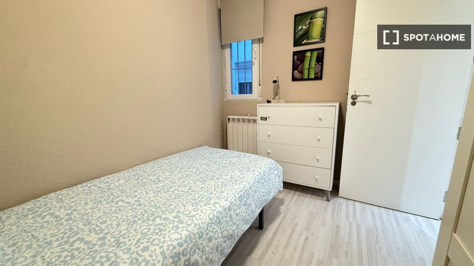 Double room Madrid, 4 beds — photo 44