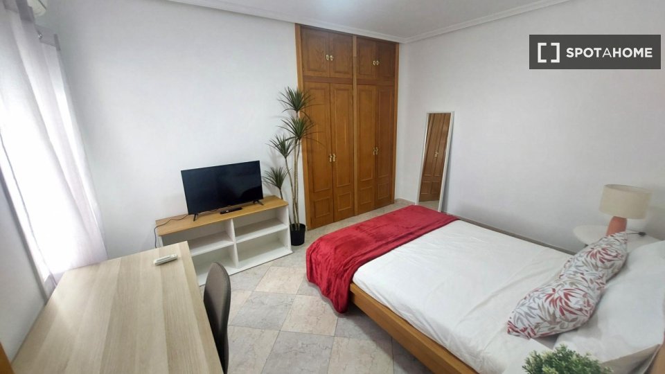 Double room Madrid, 4 beds, 95m² — photo 26