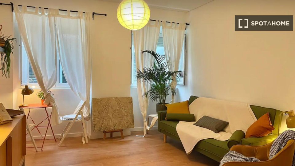 Apartment Lisbon, 3 beds, 100m² — photo 2