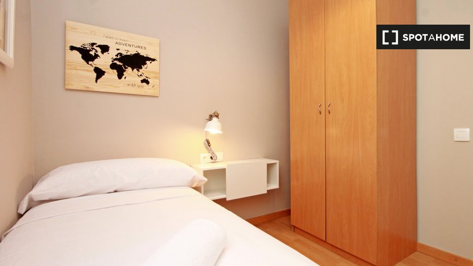 Apartment Barcelona, 4 beds, 140m² — photo 19