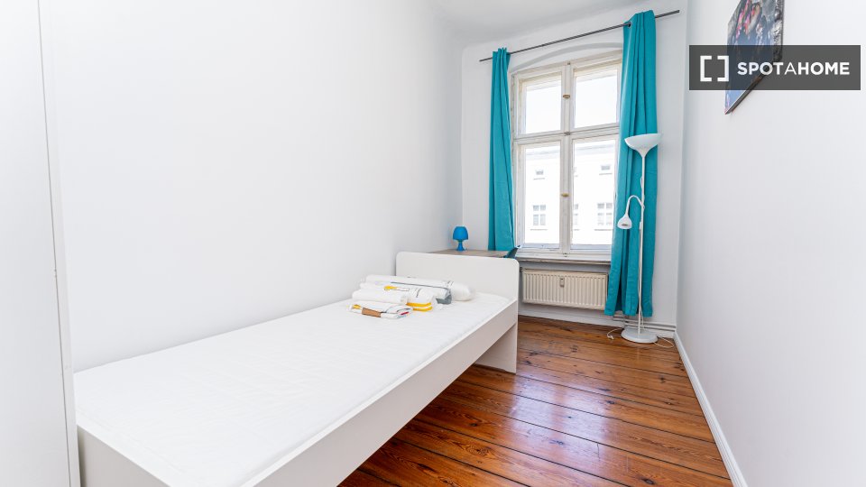Double room Berlin, 2 beds — photo 25