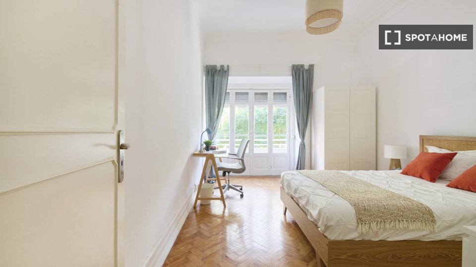 Double room Lisbon, 10 beds — photo 1