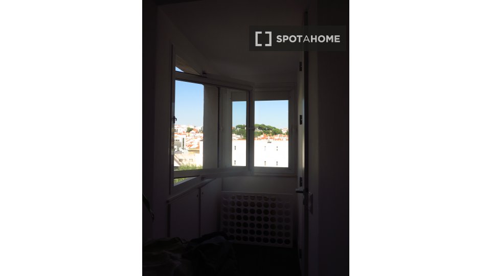 Apartment Lisbon, 2 beds, 80m² — photo 12