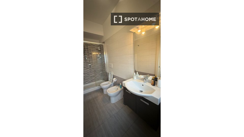 Double room Rome, 3 beds — photo 46