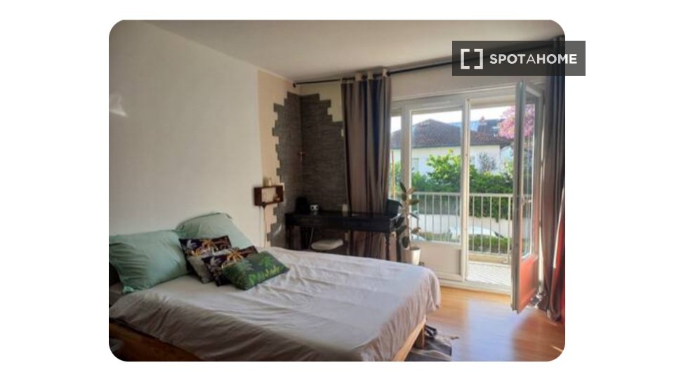 Double room Lyon, 2 beds, 54m² — photo 5