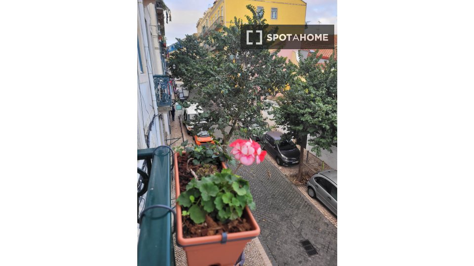 Apartment Lisbon, 2 beds, 80m² — photo 13