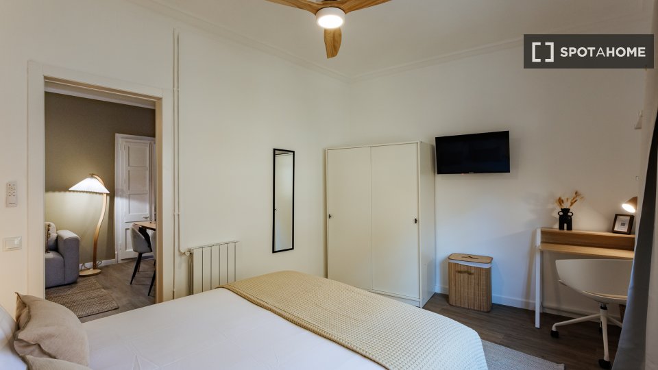 Double room Barcelona, 8 beds, 207m² — photo 9