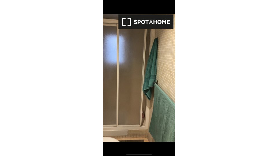 Double room Madrid, 4 beds, 12m² — photo 1