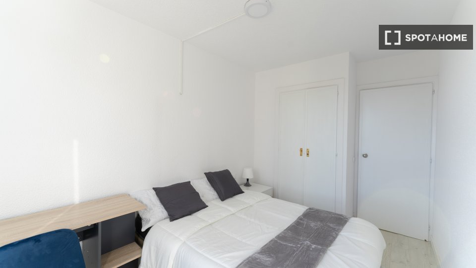 Double room Madrid, 6 beds — photo 10