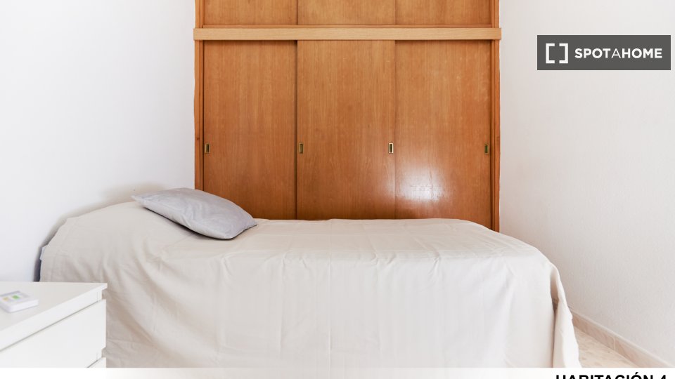 Double room Seville, 5 beds — photo 40