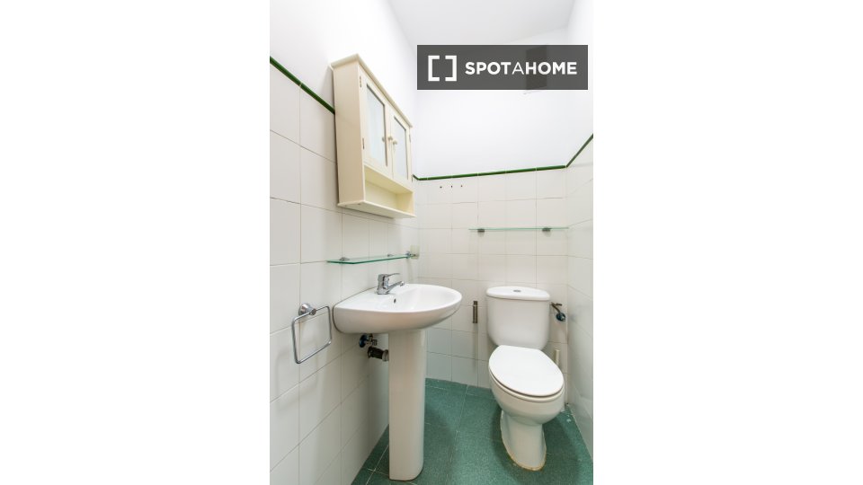 Double room Madrid, 5 beds — photo 3