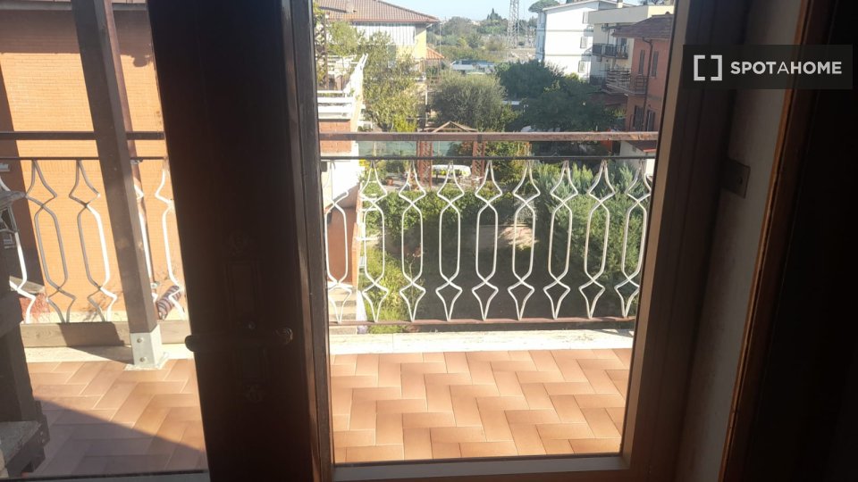 Double room Rome, 3 beds — photo 6