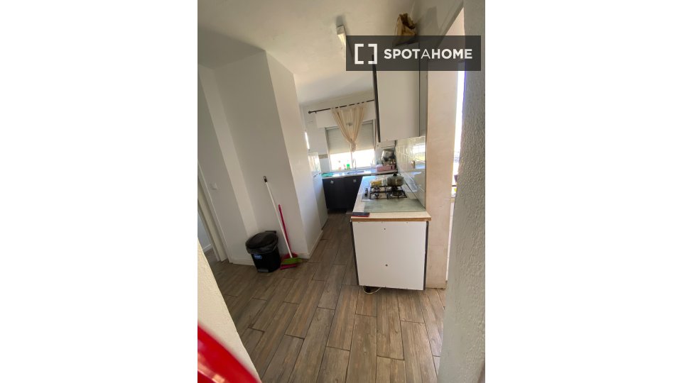 Double room Lisbon, 6 beds — photo 15