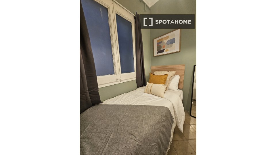 Double room Barcelona, 10 beds, 220m² — photo 34