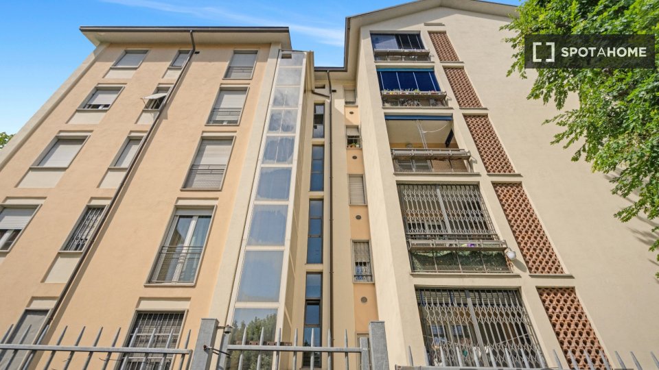 Double room Milan, 1 bed, 90m² — photo 3