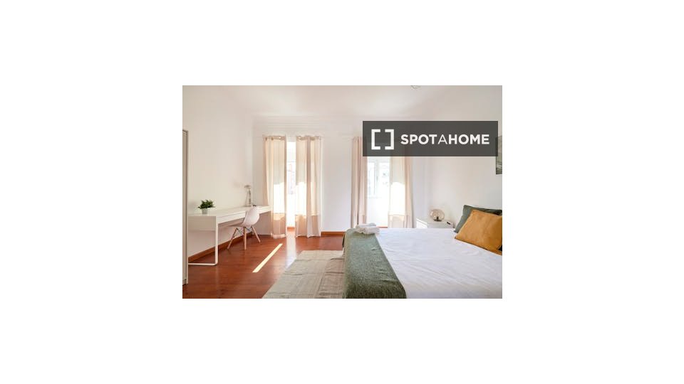 Double room Lisbon, 6 beds — photo 5