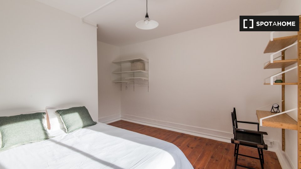 Double room Lisbon, 6 beds, 117m² — photo 17