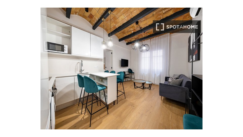 Apartment Barcelona, 4 beds, 140m² — photo 22