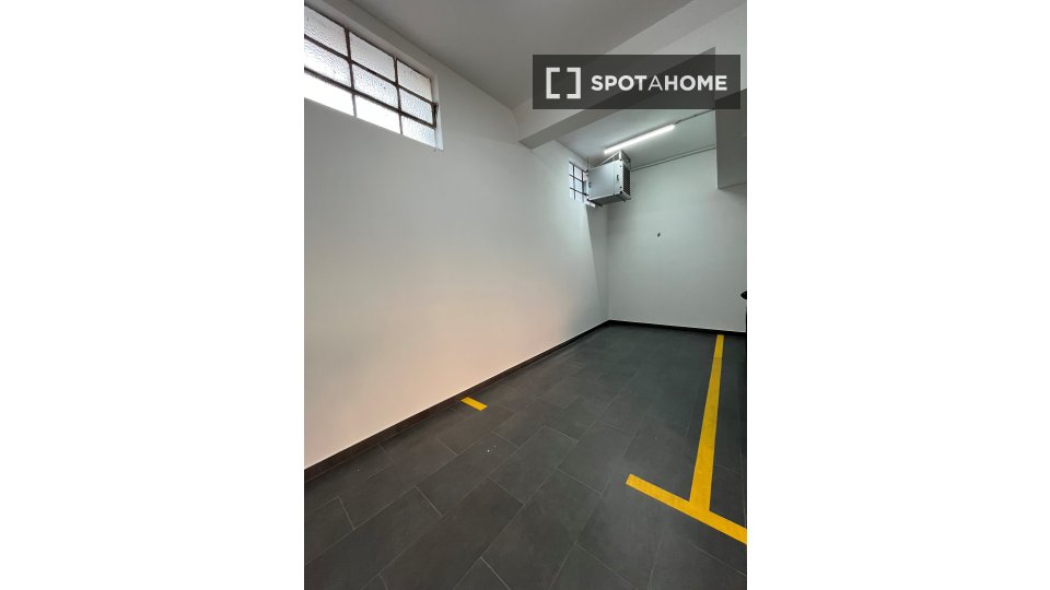 Apartment Lisbon, 2 beds, 61m² — photo 9