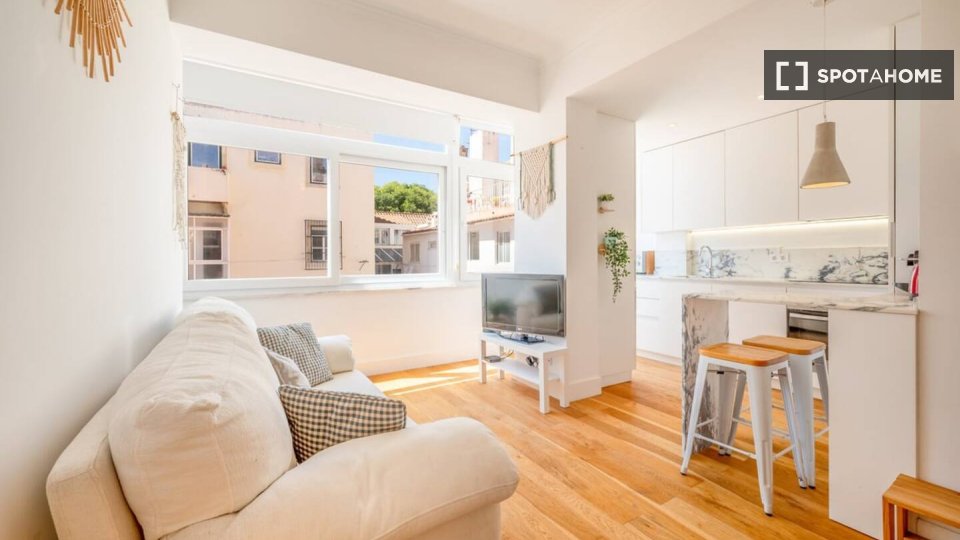 Apartment Lisbon, 1 bed — photo 1
