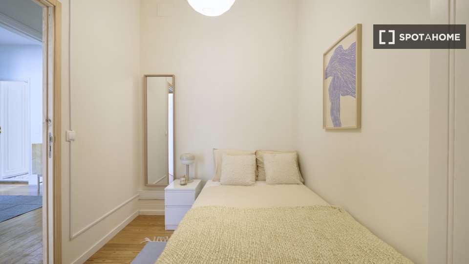 Double room Lisbon, 6 beds — photo 7