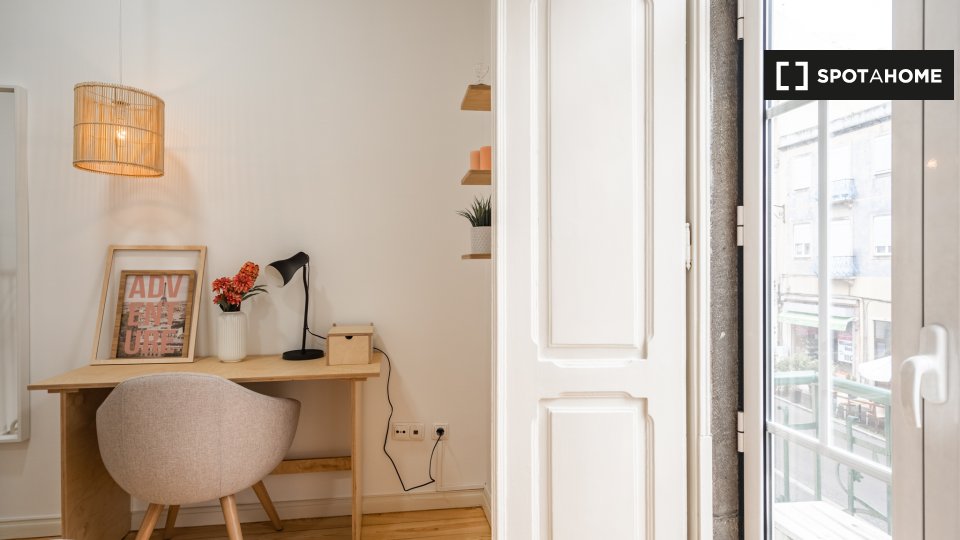 Apartment Lisbon, 2 beds, 75m² — photo 10