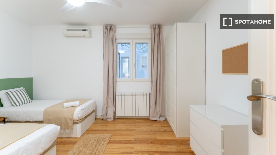 Double room Madrid, 4 beds — photo 6