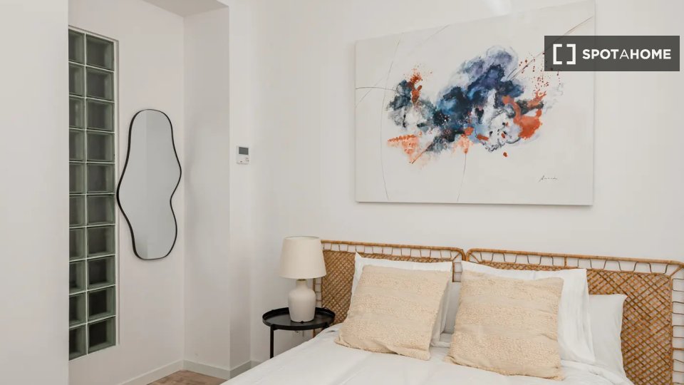 Double room Madrid, 5 beds — photo 3