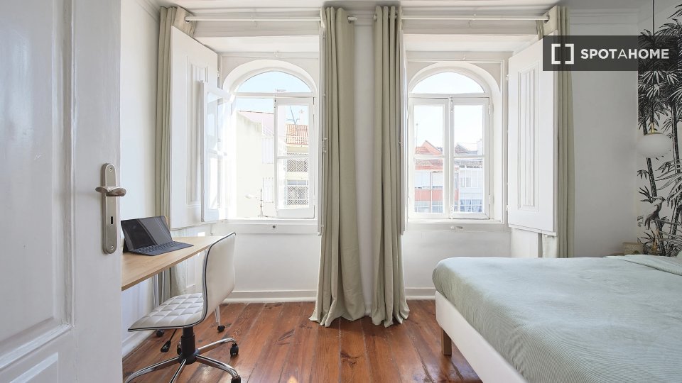 Double room Lisbon, 13 beds — photo 11