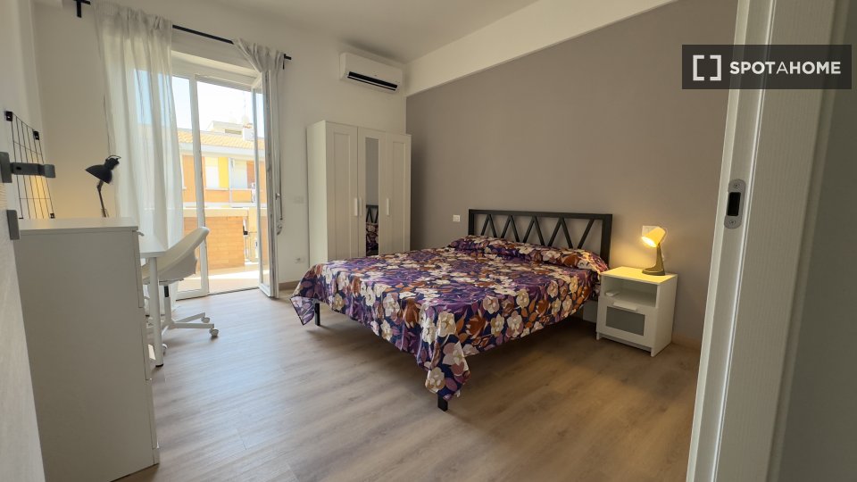 Double room Rome, 3 beds, 100m² — photo 30