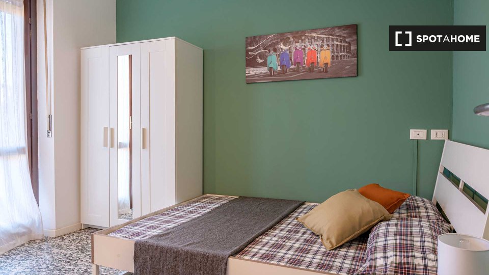 Double room Milan, 3 beds, 80m² — photo 17