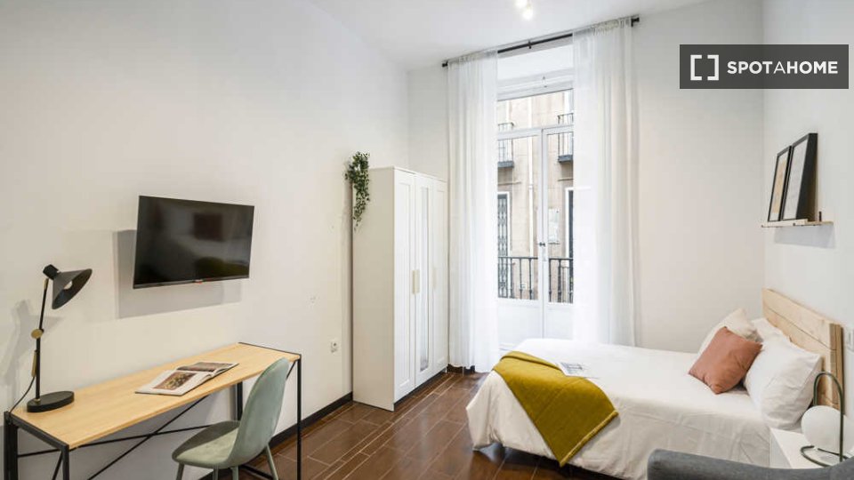 Double room Madrid, 6 beds — photo 30