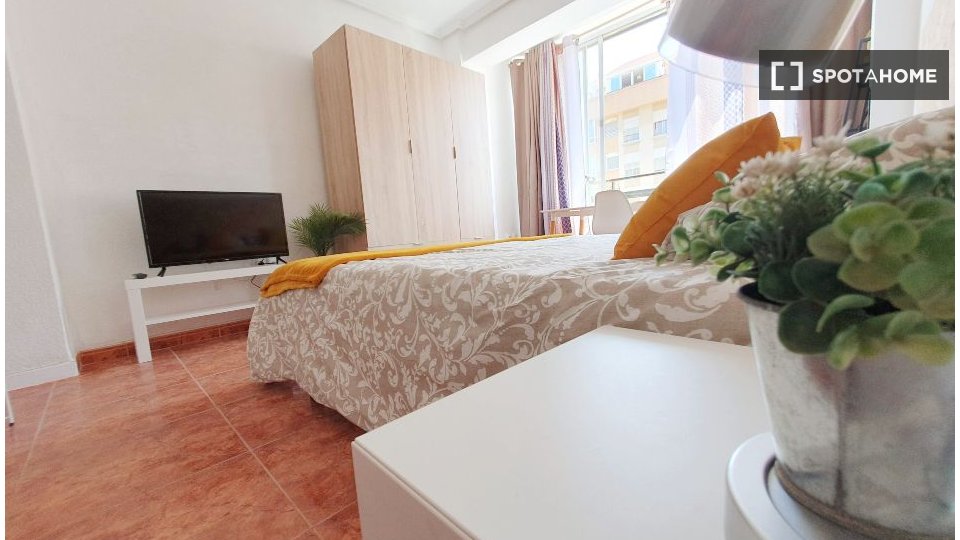 Double room Valencia, 5 beds — photo 6