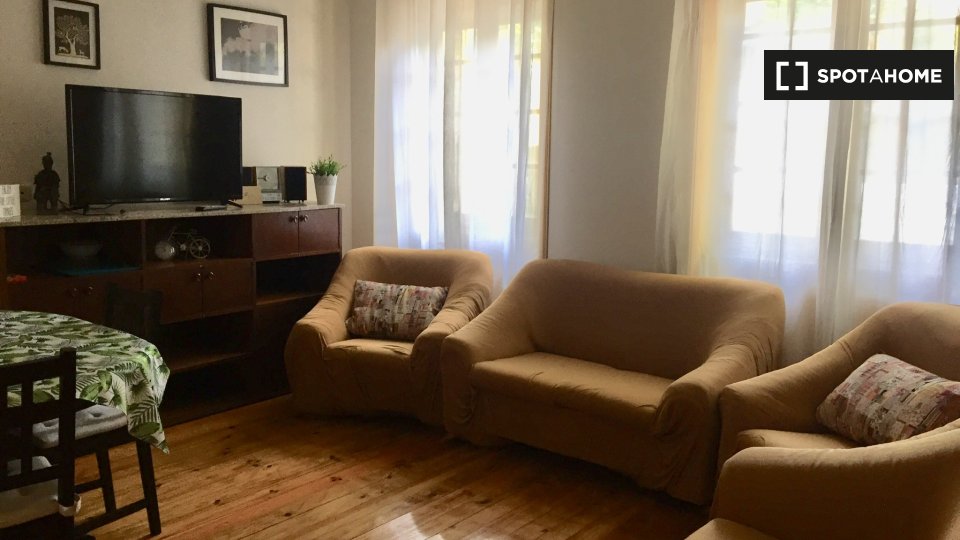 Double room Porto, 5 beds, 12m² — photo 7