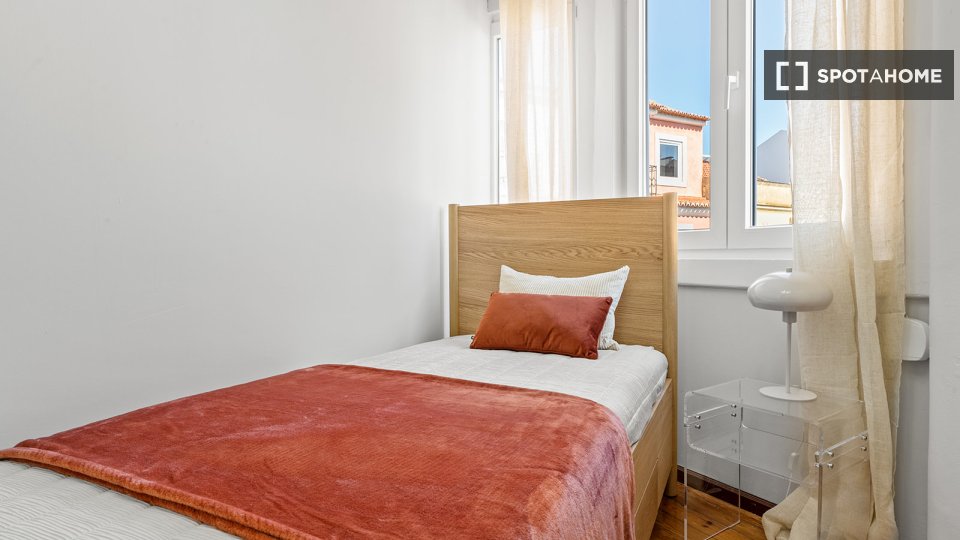Double room Lisbon, 8 beds — photo 30