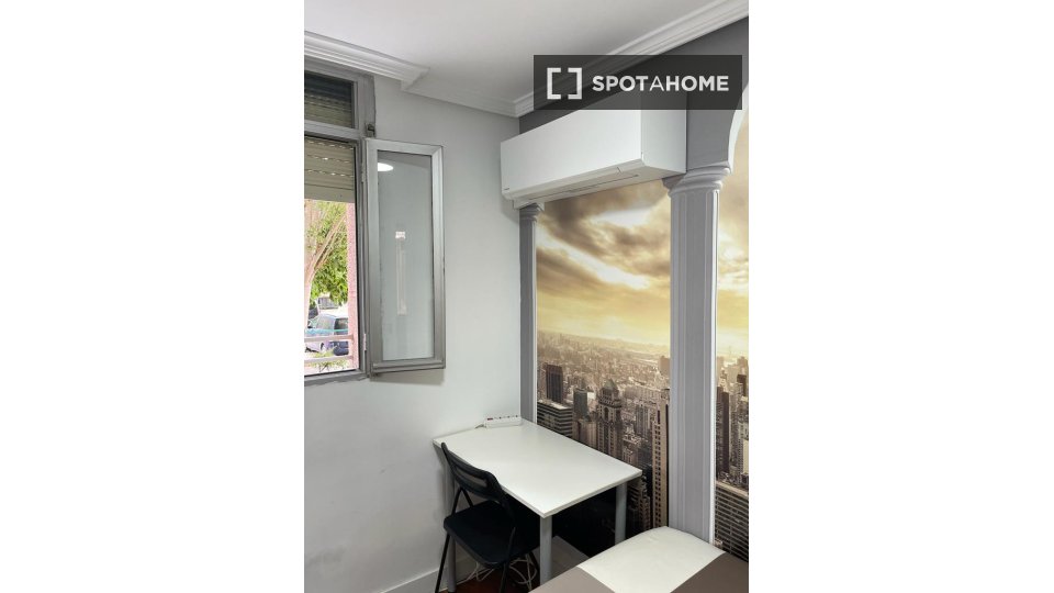 Double room Madrid, 3 beds — photo 4