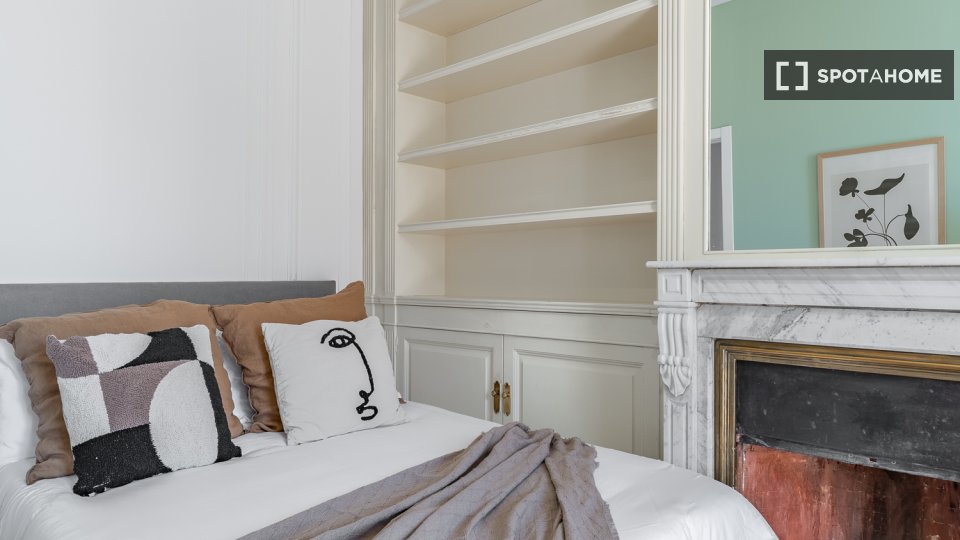 Double room Madrid, 10 beds, 173m² — photo 42