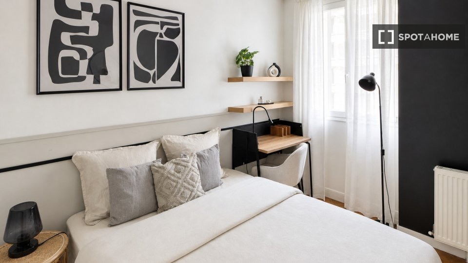 Chambre double Paris, 4 chambres — photo 27