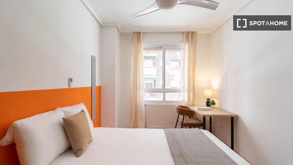 Double room Madrid, 5 beds — photo 11