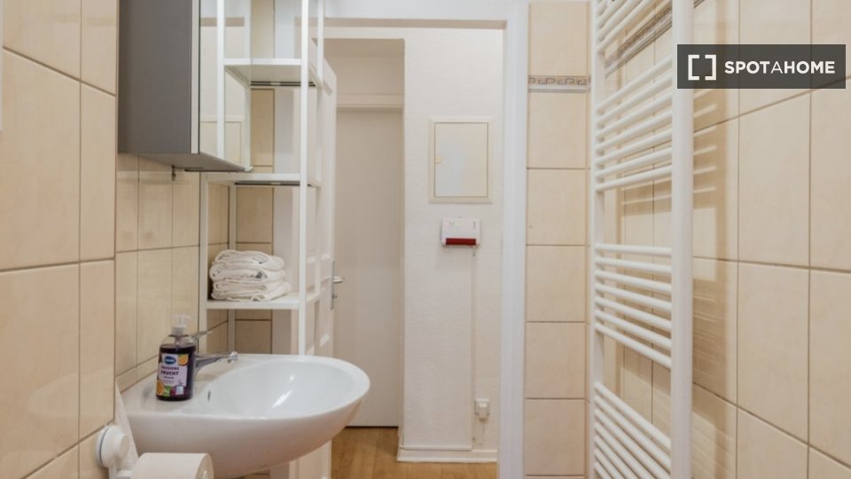 Apartment Berlin, 4 beds, 102m² — photo 17