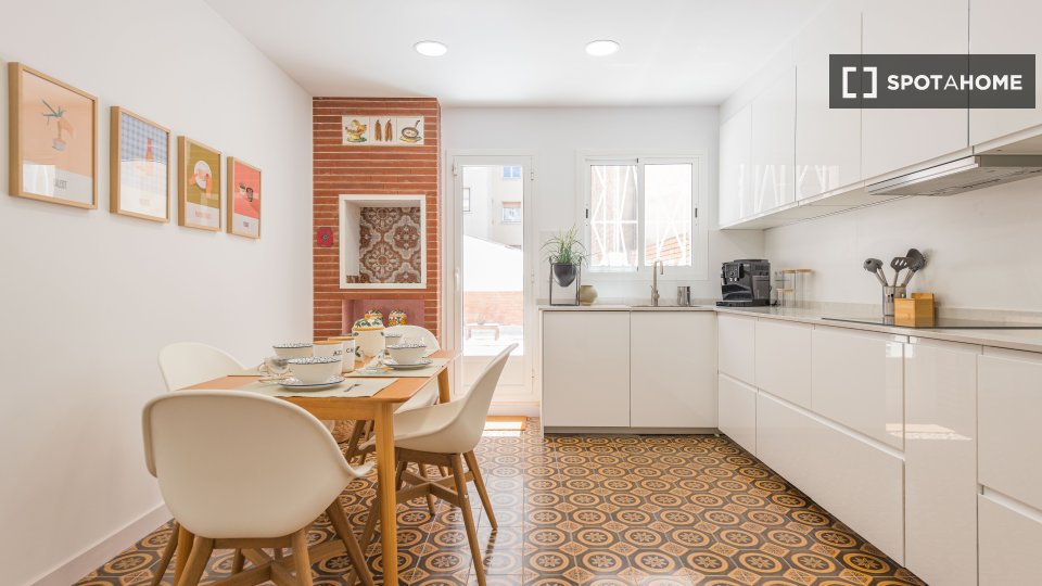 Double room Barcelona, 4 beds, 126m² — photo 1