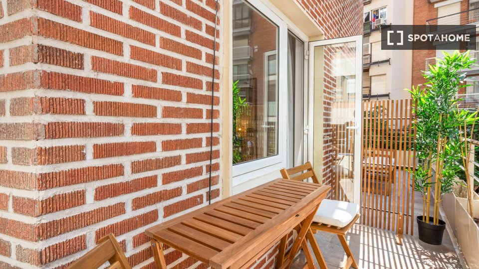 Double room Alicante, 8 beds, 200m² — photo 3
