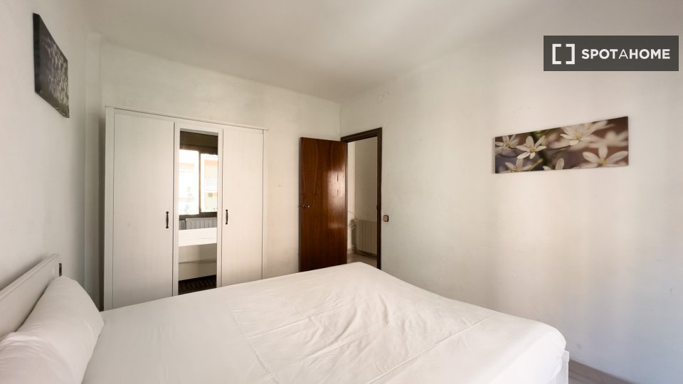Apartment Barcelona, 4 beds, 75m² — photo 15