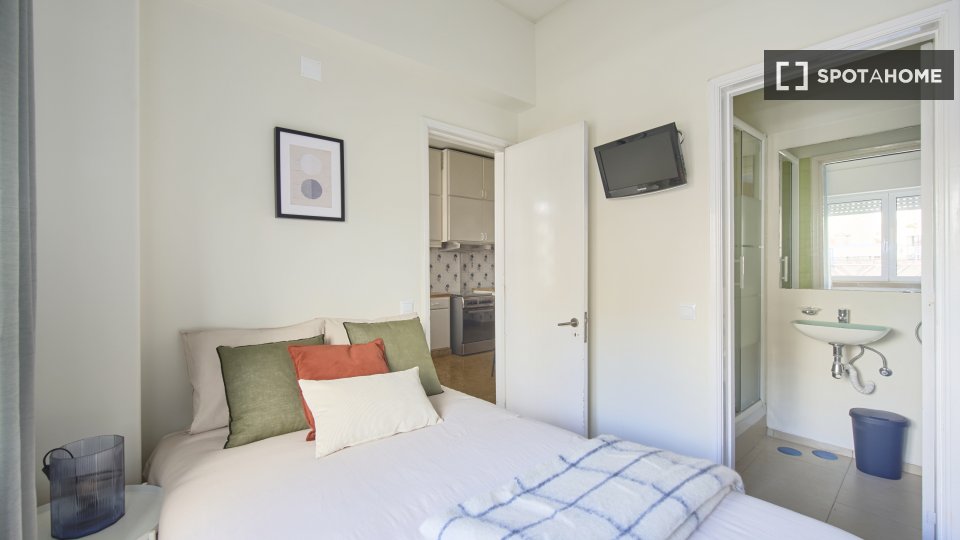 Double room Lisbon, 7 beds — photo 5